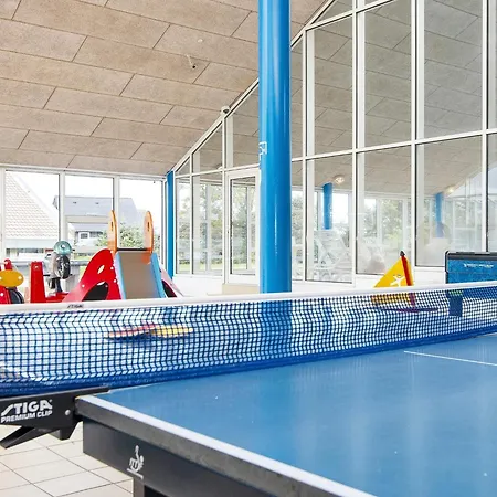 4 Person On A In Nyaraló