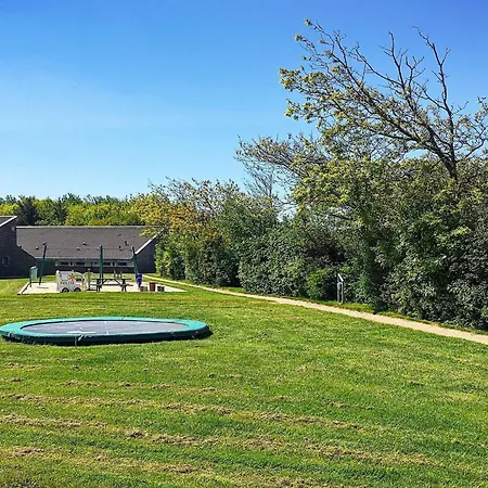 4 Person On A In Hemmet