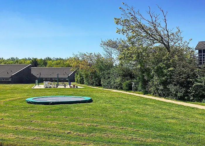 4 Person On A In Hemmet